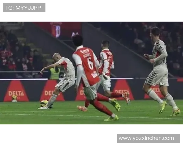 欧冠激战：里昂凭神扑力克利物浦争议判罚引发热议