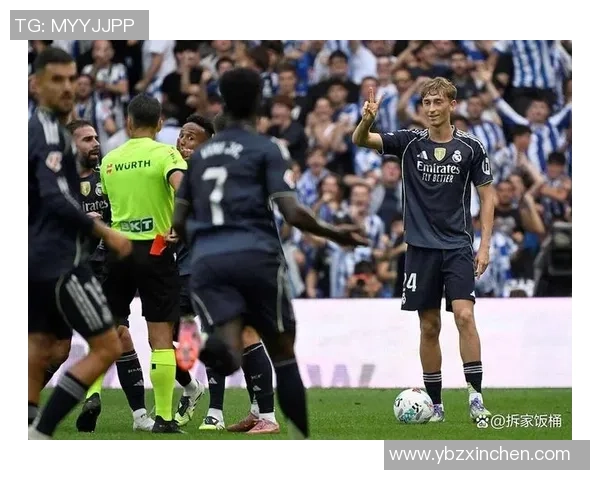 皇马3-0曼联绝杀瞬间引发争议判罚全场沸腾